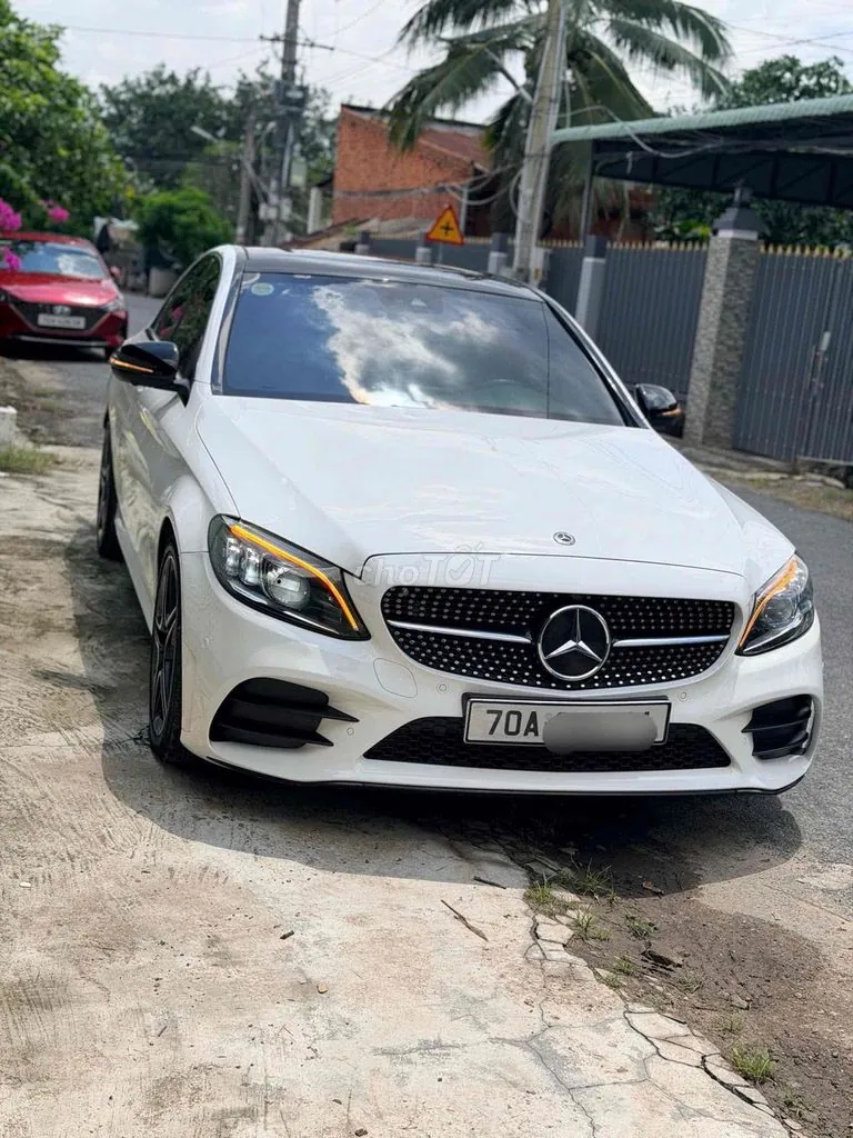 Mercedes-Benz C-Class 2020 photo 2