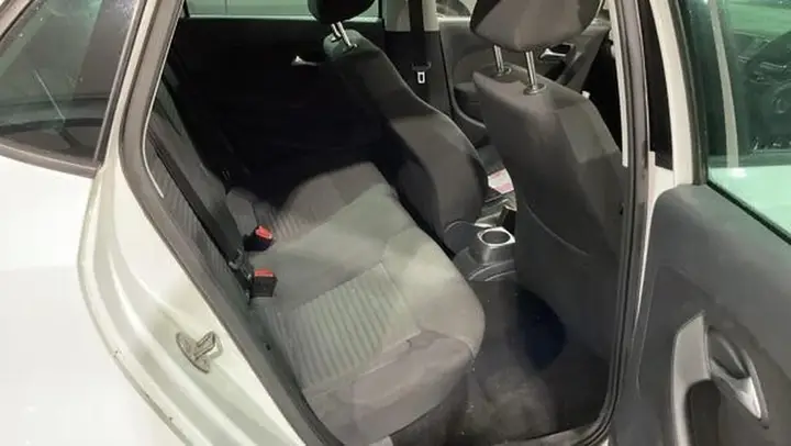Volkswagen Polo 2011 photo 5