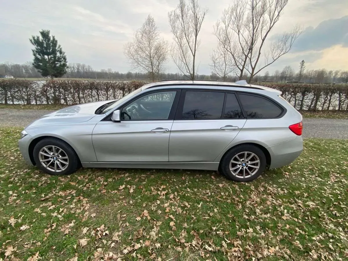 BMW 3 Series 2013 photo 2