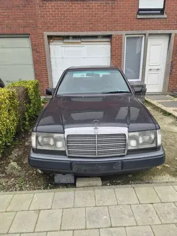 Mercedes-Benz W124