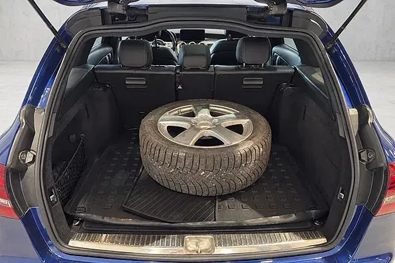 Mercedes-Benz C-Class 2019 photo 5