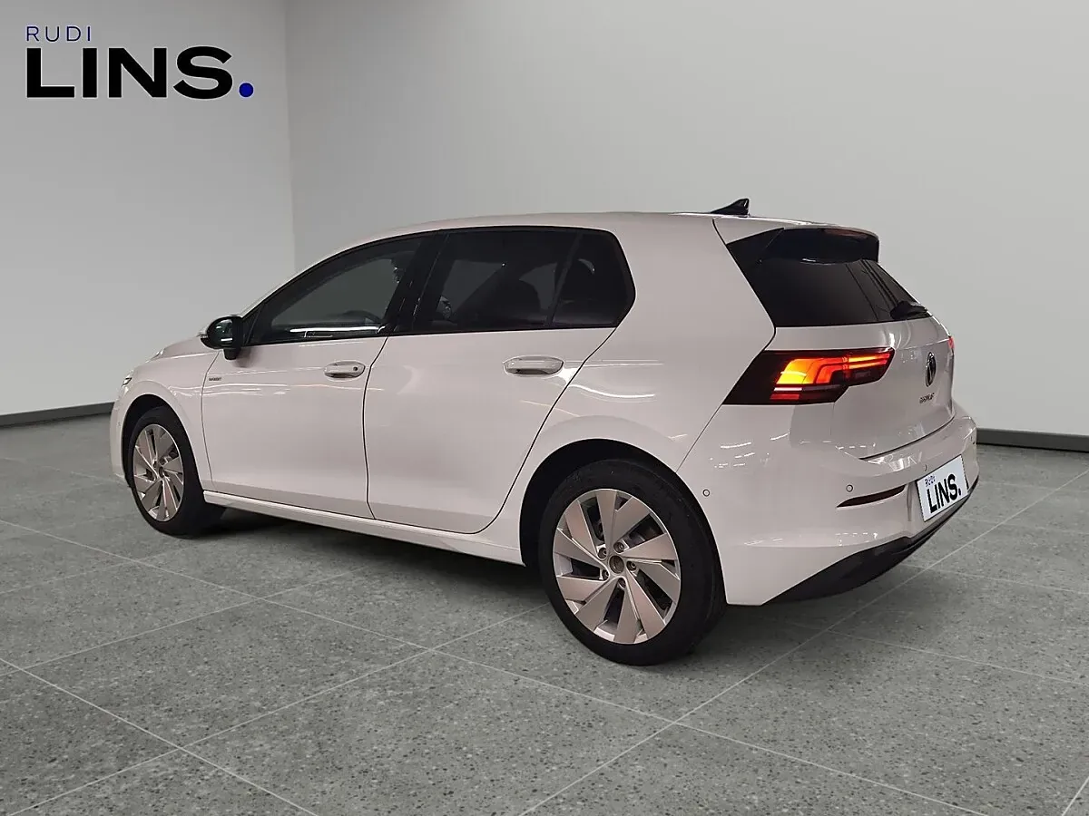 Volkswagen Golf 2026 photo 3