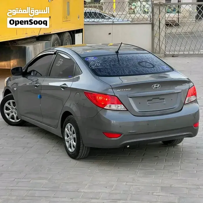 Hyundai Accent 2012 photo 4