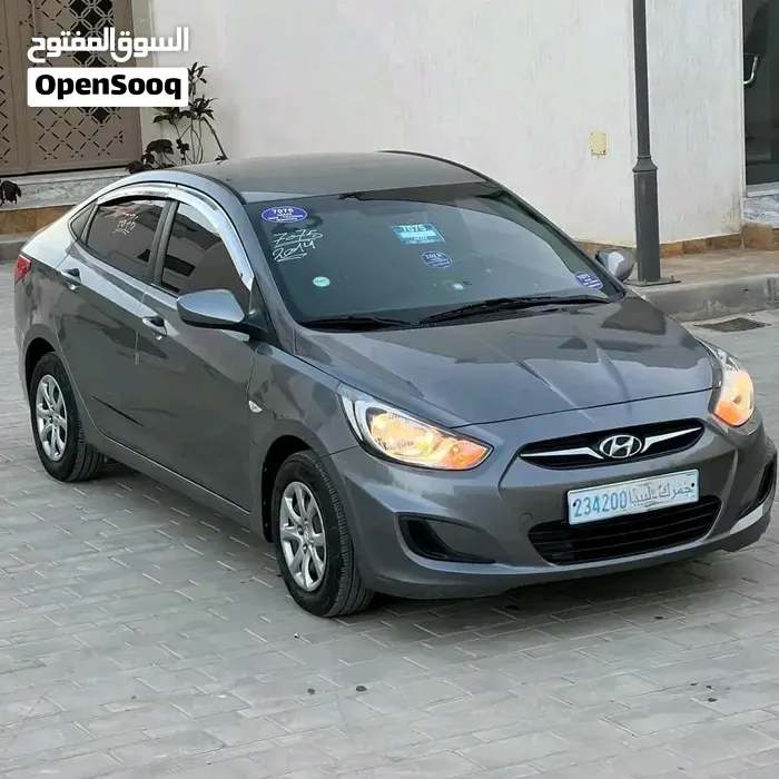 Hyundai Accent 2012 photo 3