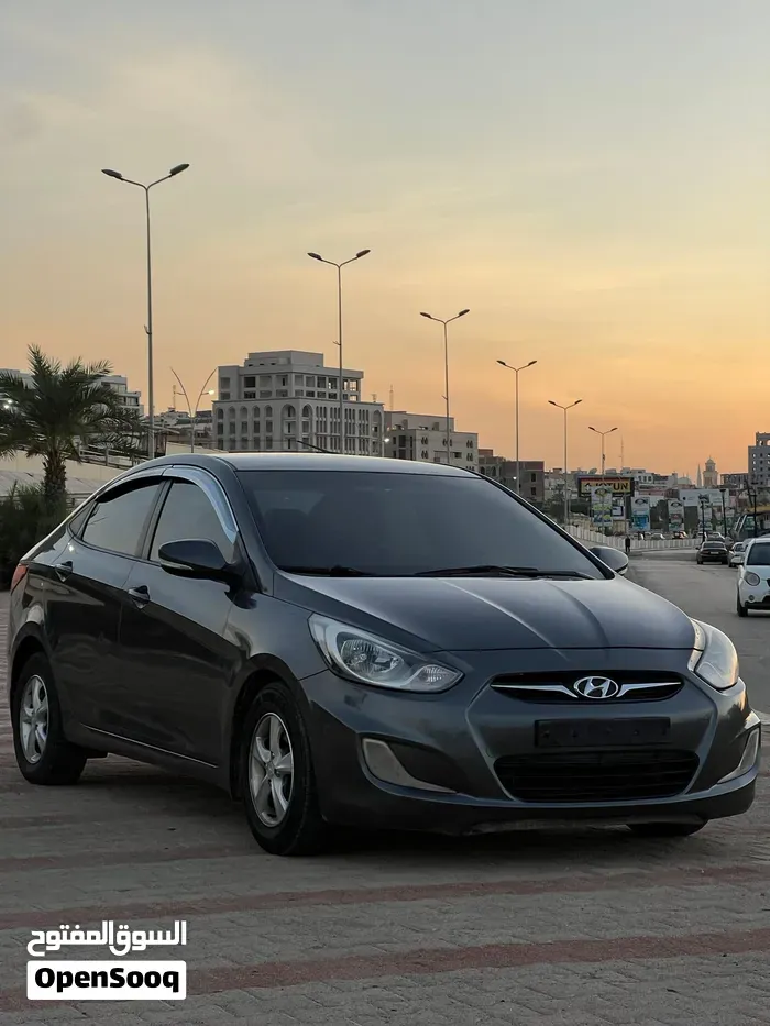Hyundai Accent 2012 photo 5