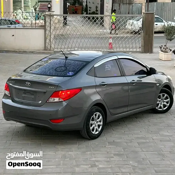 Hyundai Accent 2012 photo 2