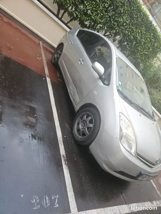 Toyota Prius 2005 photo 2