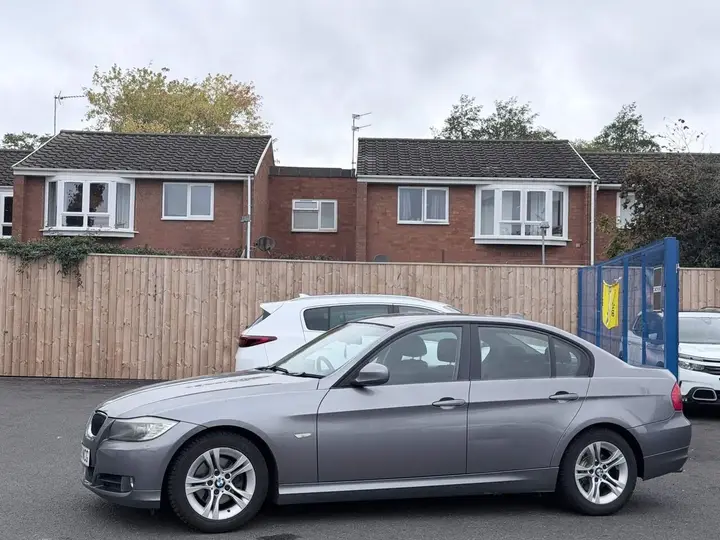 BMW 3 Series 2009 photo 4