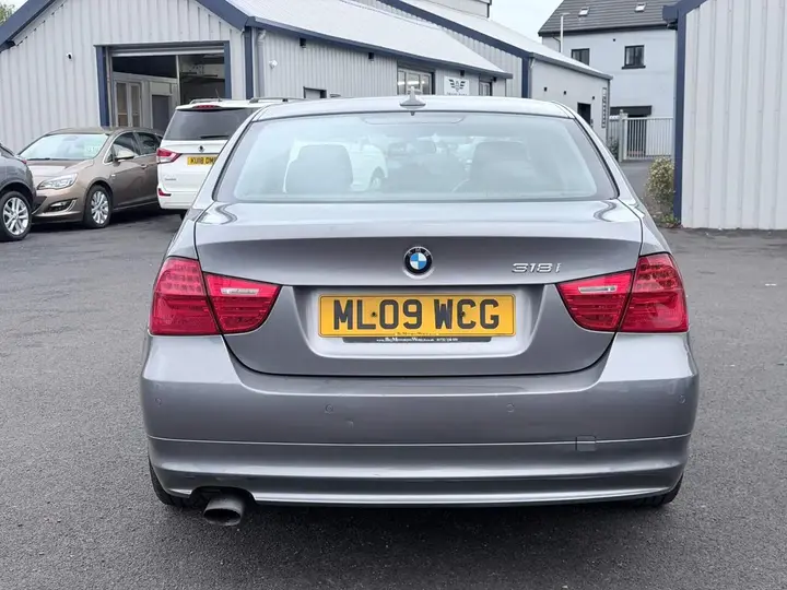 BMW 3 Series 2009 photo 5