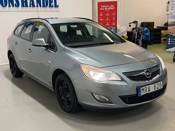 Opel Astra 2011 photo 4