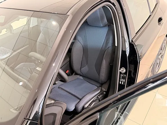 BMW 120 2026 photo 4