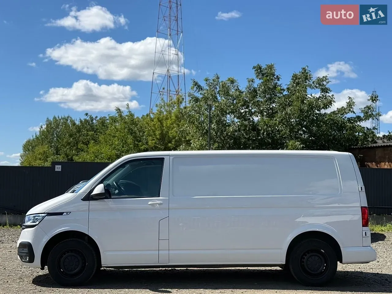Volkswagen Transporter 2023 photo 5