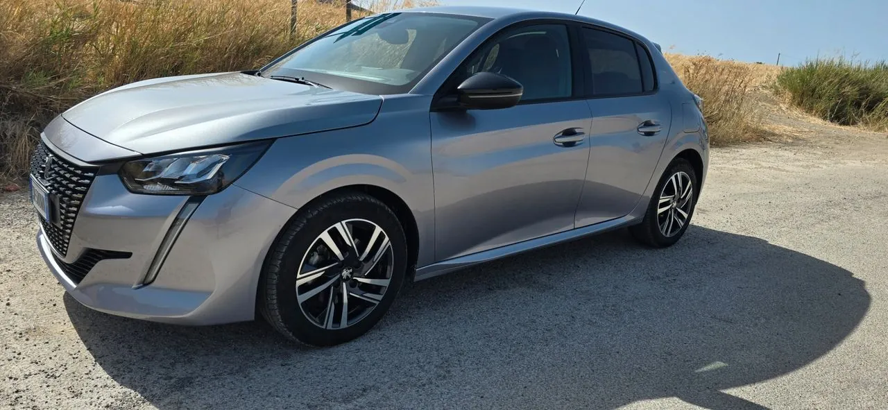 Peugeot 208 2023 photo 3