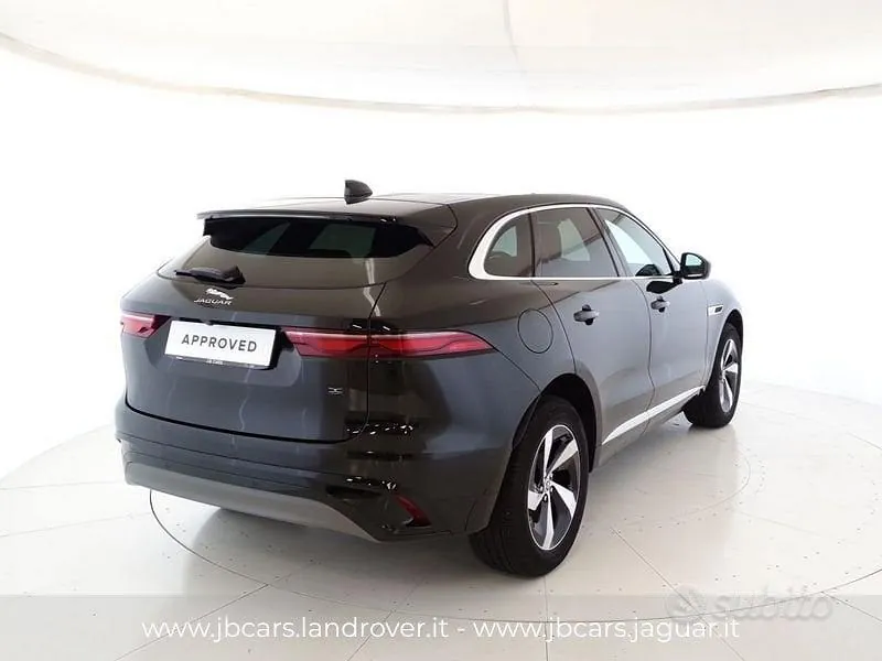 Jaguar F-Pace 2024 photo 2