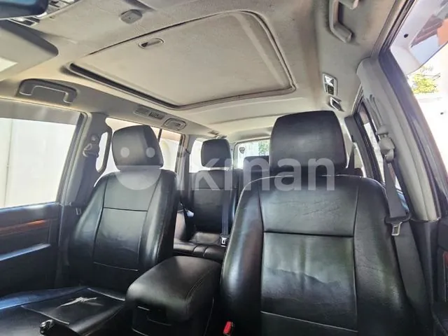 Mitsubishi Montero 2009 photo 2