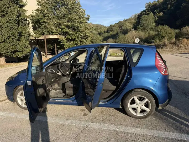 Renault Scenic 2010 photo 4