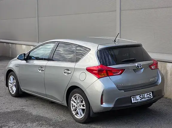 Toyota Auris 2015 photo 5