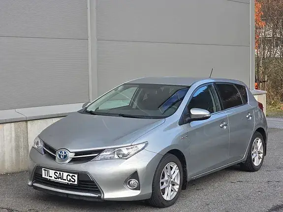 Toyota Auris 2015 photo 2