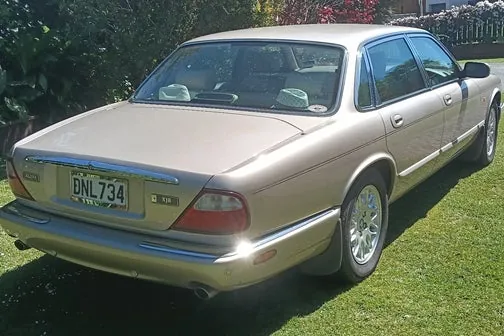 Jaguar Xj8