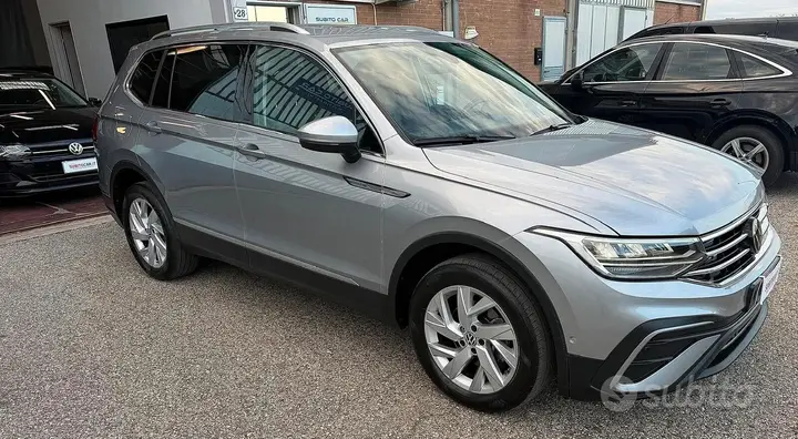 Volkswagen Tiguan Allspace 2022 photo 2