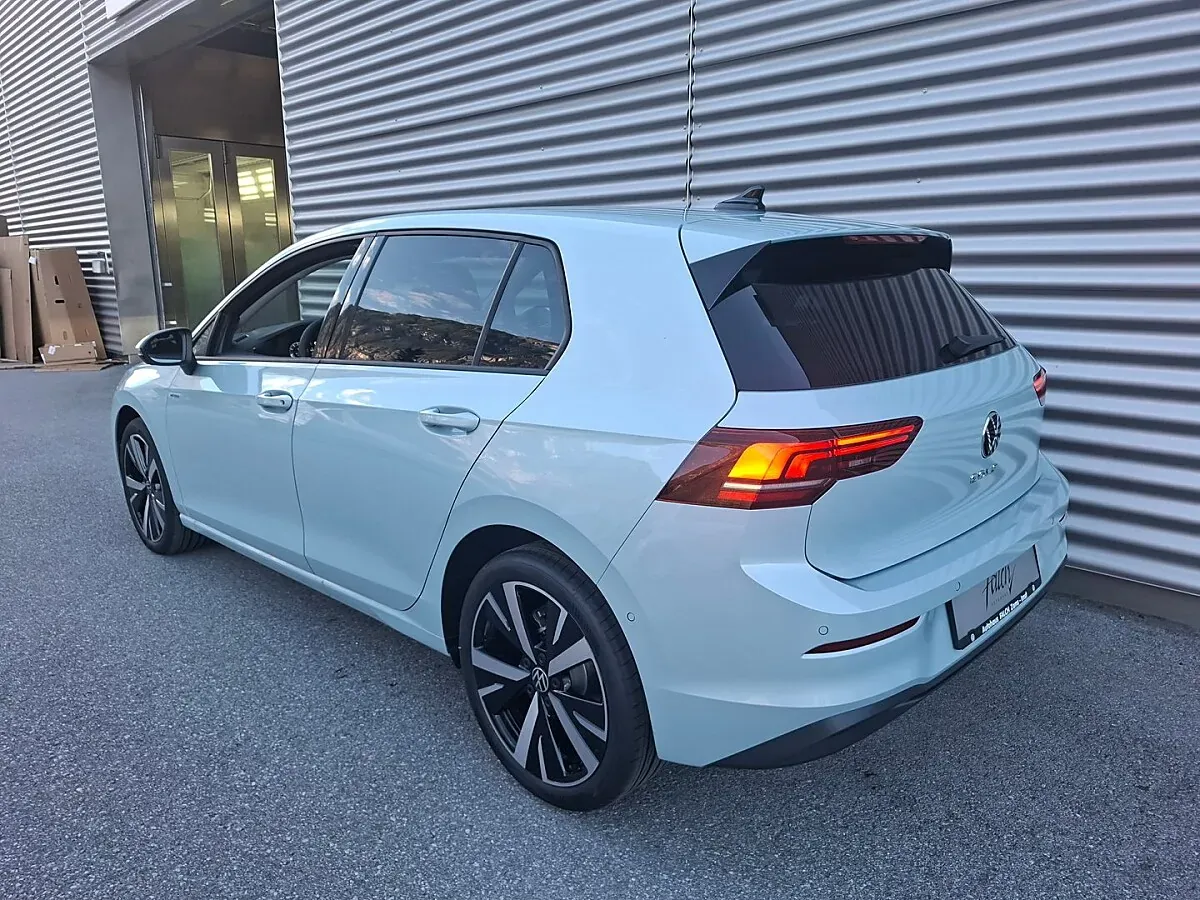 Volkswagen Golf 2026 photo 3