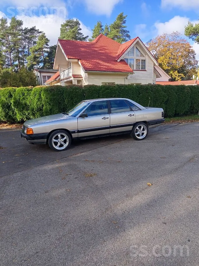 Audi 100 C3