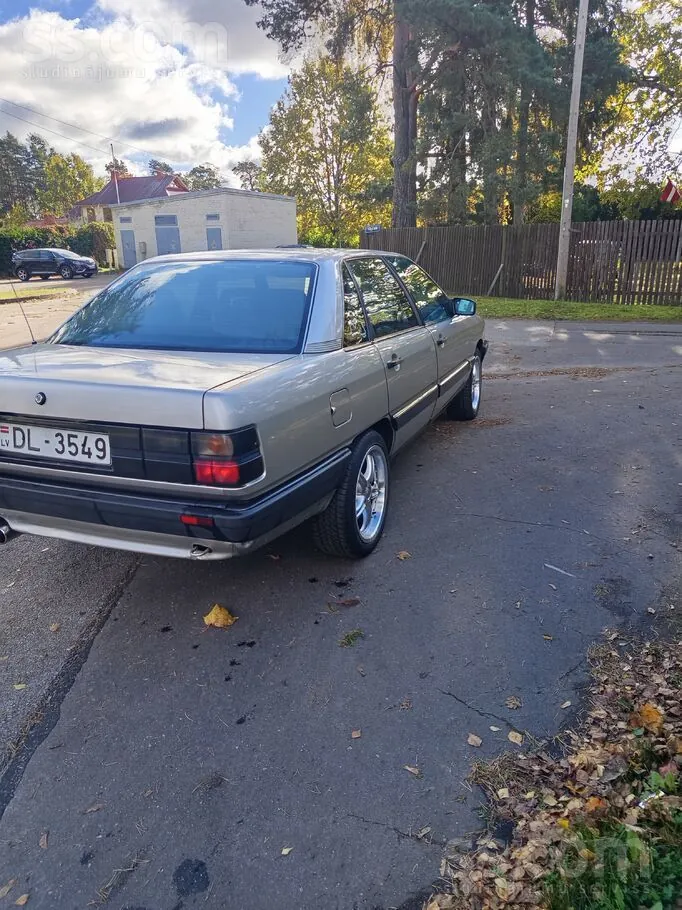 Audi 100 C3 1985 photo 3