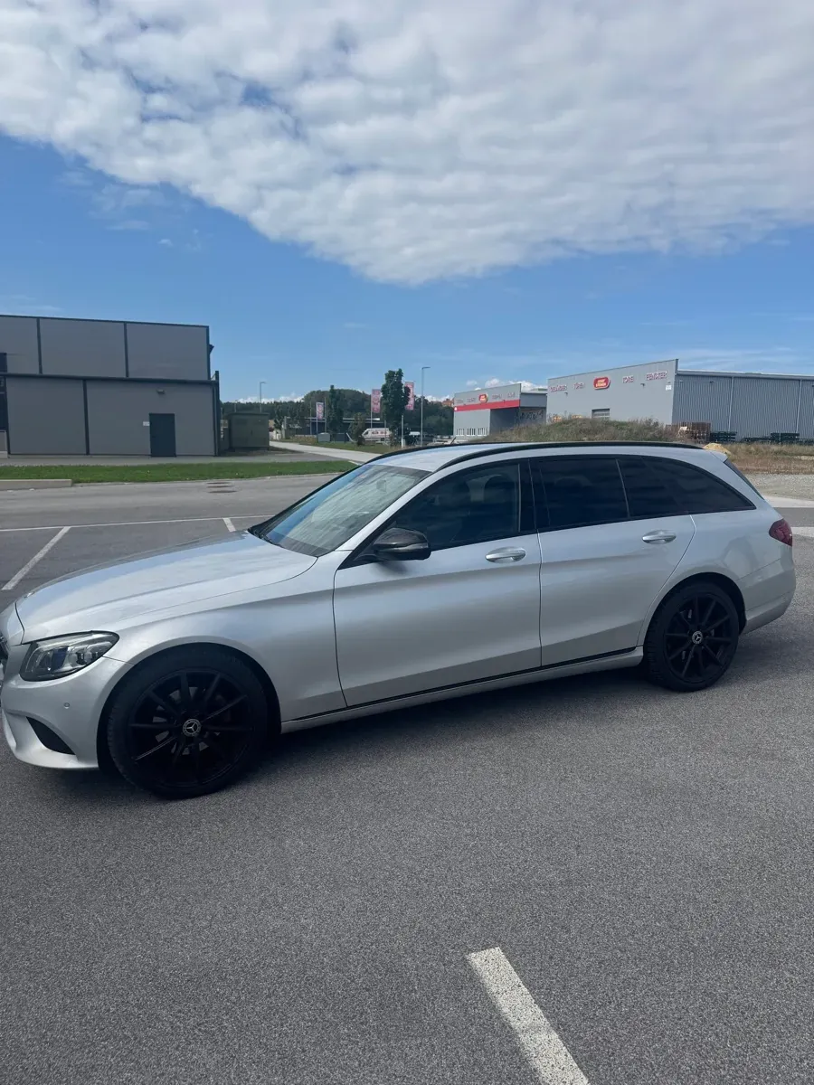 Mercedes-Benz C-Class 2019 photo 2