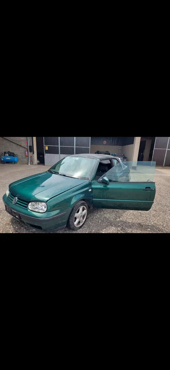 Volkswagen Golf 2002 photo 2