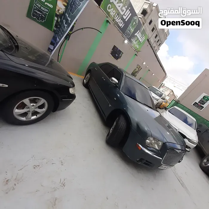 Chrysler 300 2005 photo 2