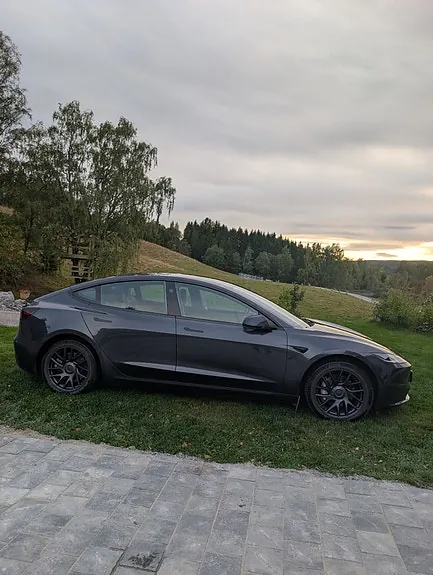 Tesla Model 3 2024 photo 5