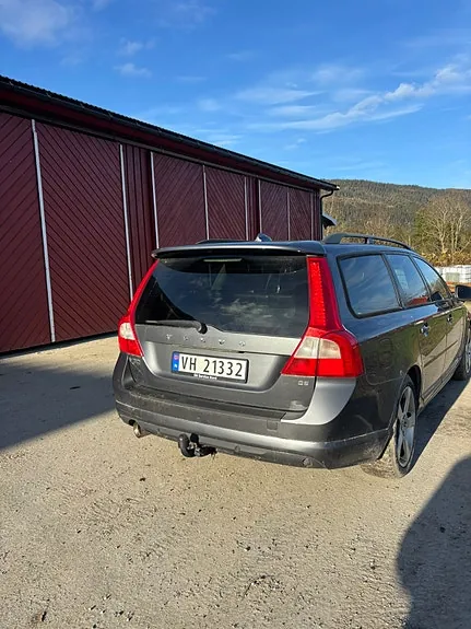 Volvo V70 2009 photo 2
