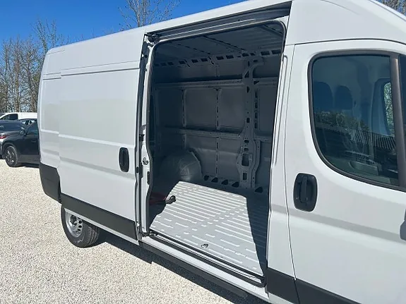 Peugeot E-Boxer 440 2024 photo 4