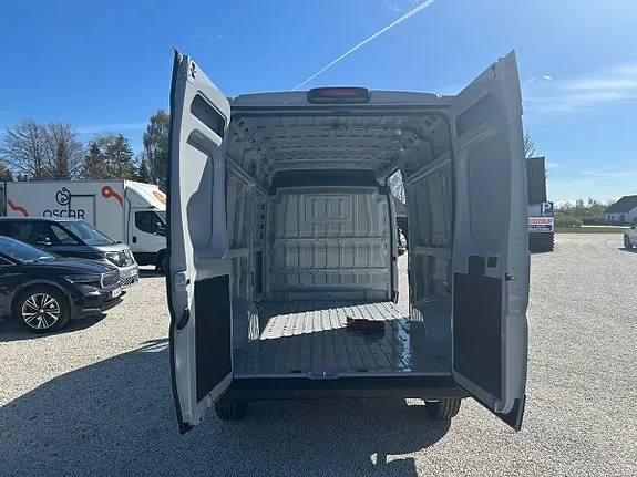 Peugeot E-Boxer 440 2024 photo 5