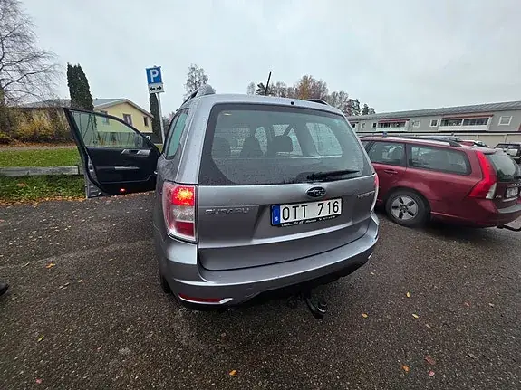 Subaru Forester 2010 photo 4