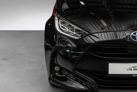 Toyota Yaris 2023 photo 2