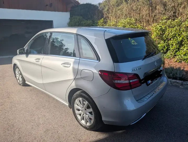 Mercedes-Benz B-Class 2015 photo 2