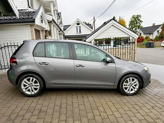 Volkswagen Golf Vi 2011 photo 2