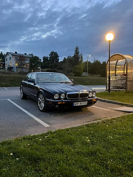 Jaguar Xj8