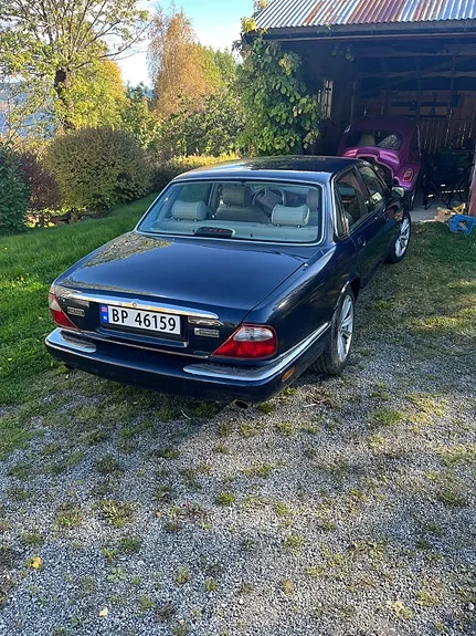 Jaguar Xj8 1998 photo 2