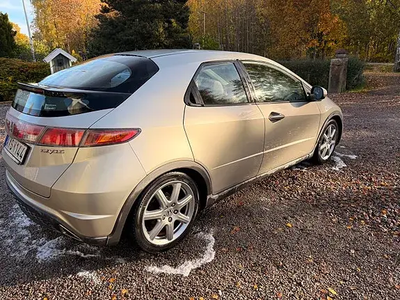 Honda Civic 2006 photo 2