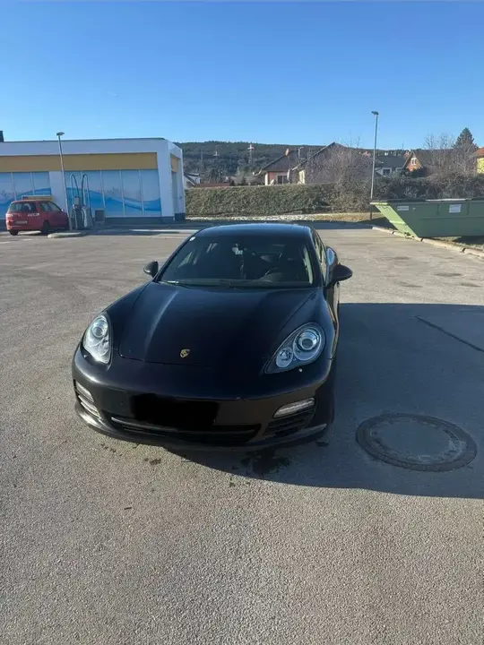Porsche Panamera 2012 photo 2