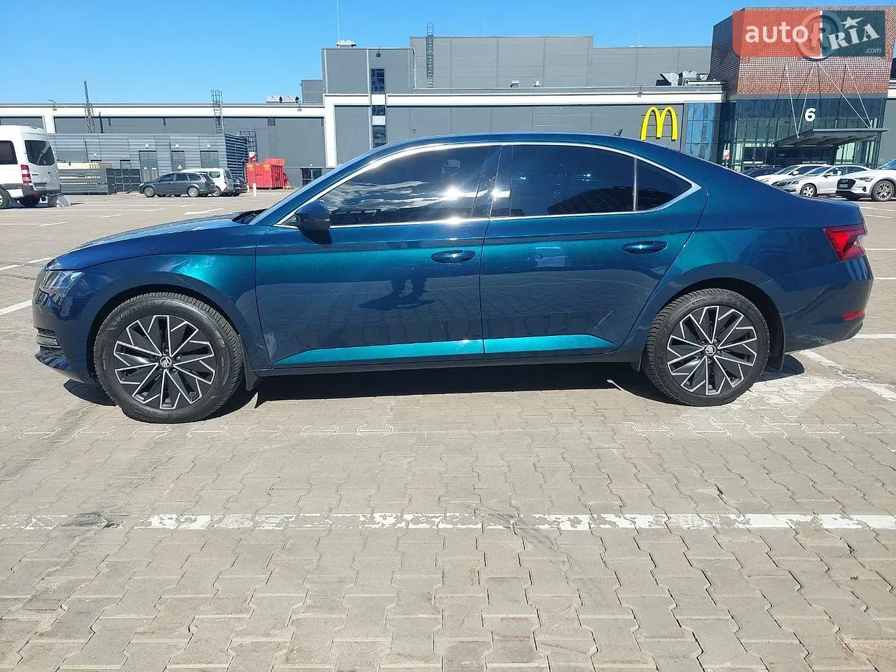 Skoda Superb 2021 photo 3