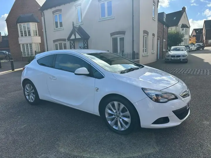 Vauxhall Astra Gtc 2014 photo 5