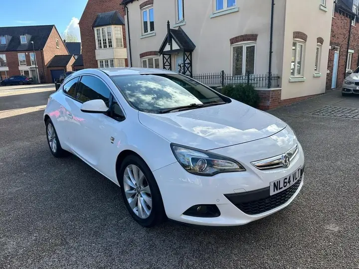 Vauxhall Astra Gtc 2014 photo 2