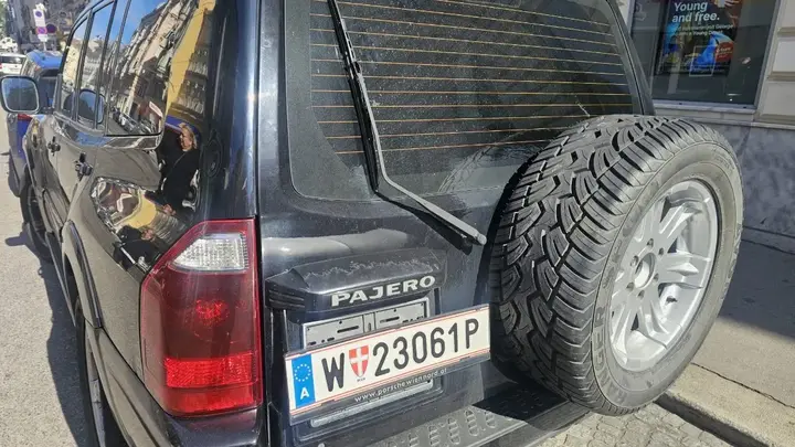 Mitsubishi Pajero 2005 photo 3