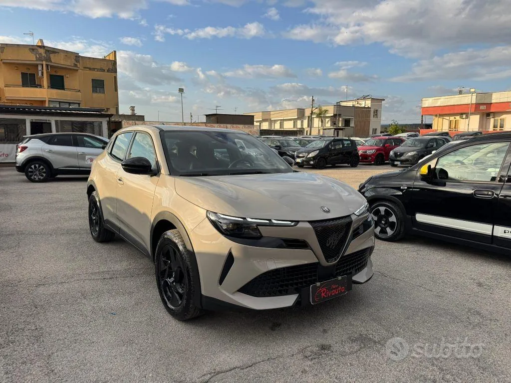 Alfa Romeo Junior 2025 photo 2