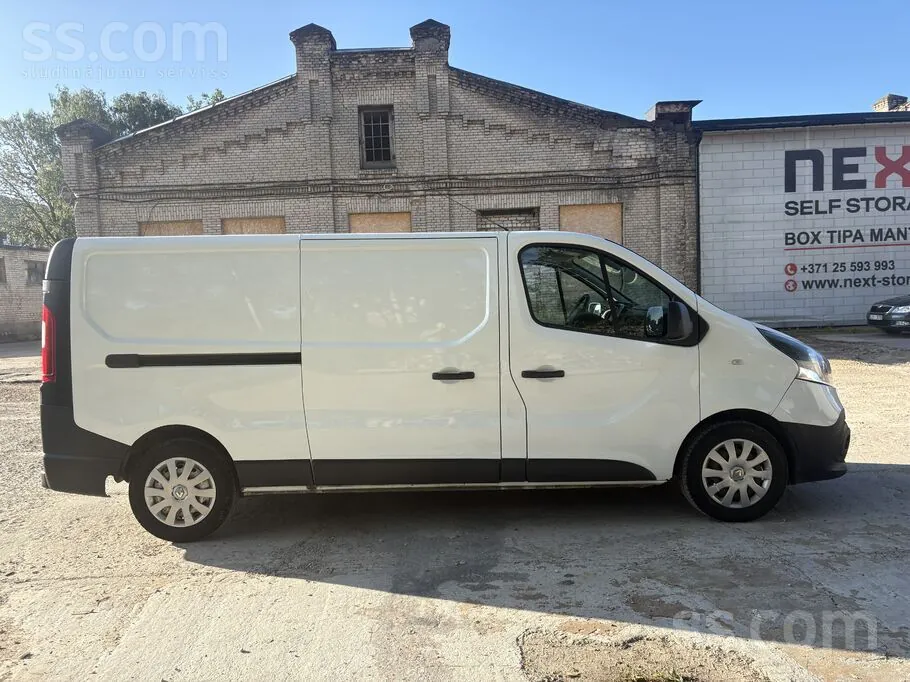 Renault Trafic 2017 photo 2