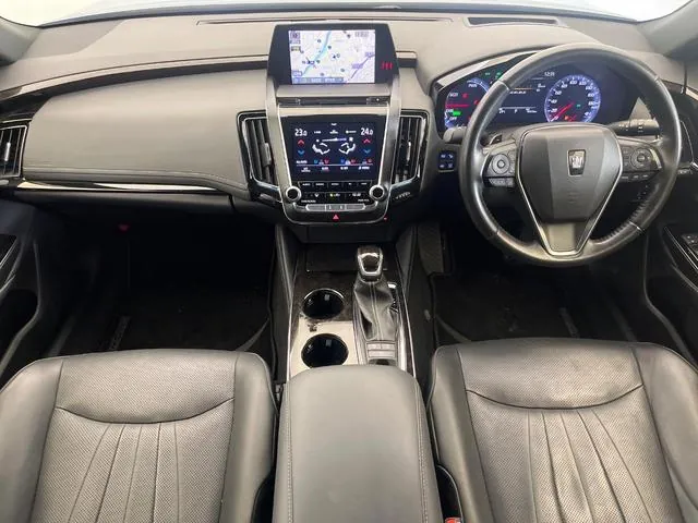 Toyota Crown Hybrid G-Executive 2018 photo 2
