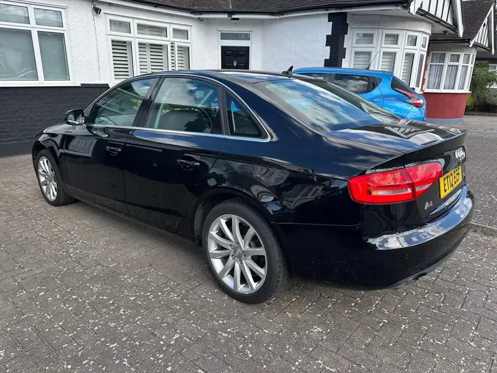 Audi A4 2012 photo 4